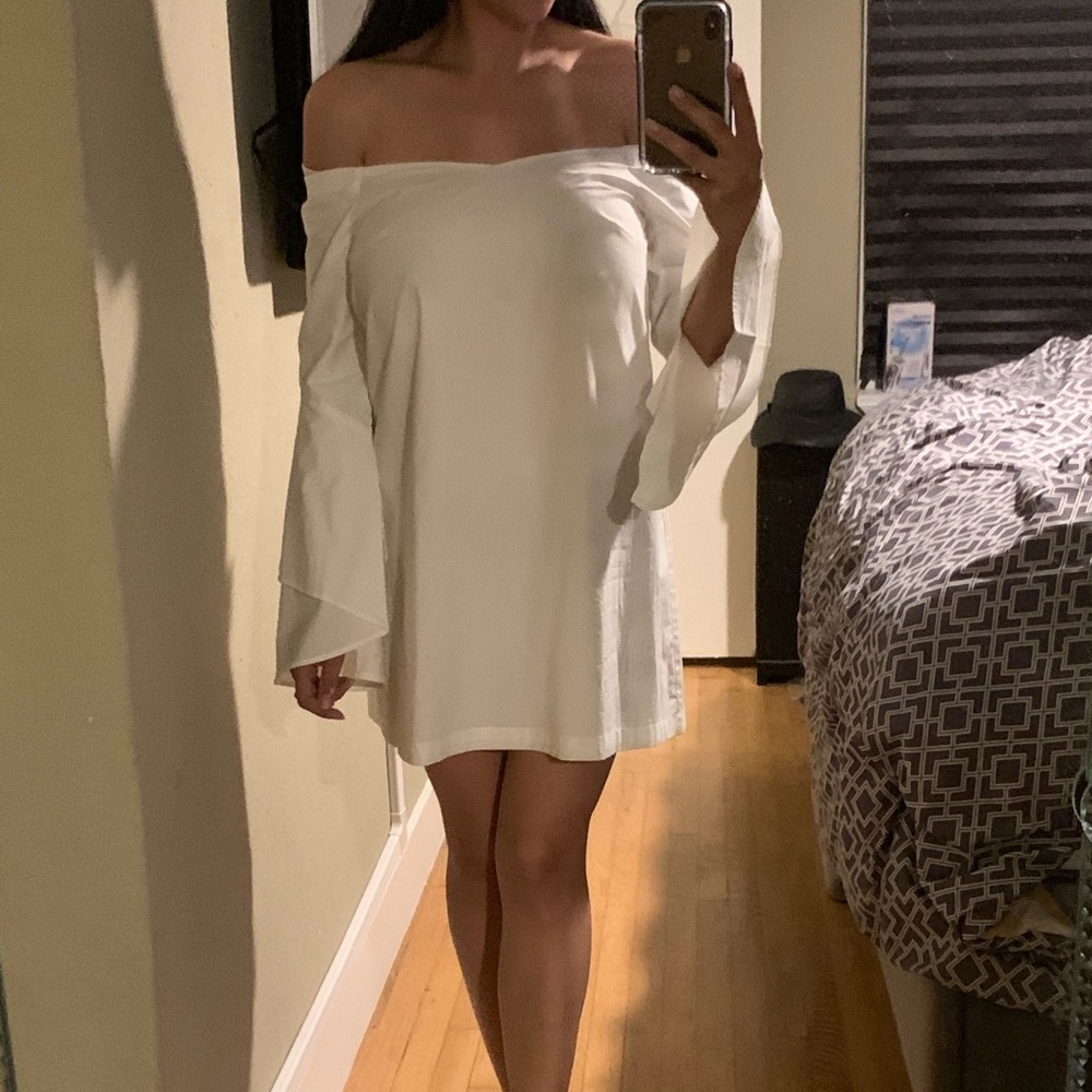 White flowy off the shoulder dress